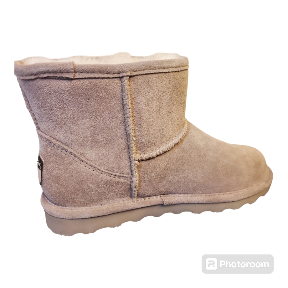 Bearpaw Alyssa Mushroom Ankle Boot, size 9